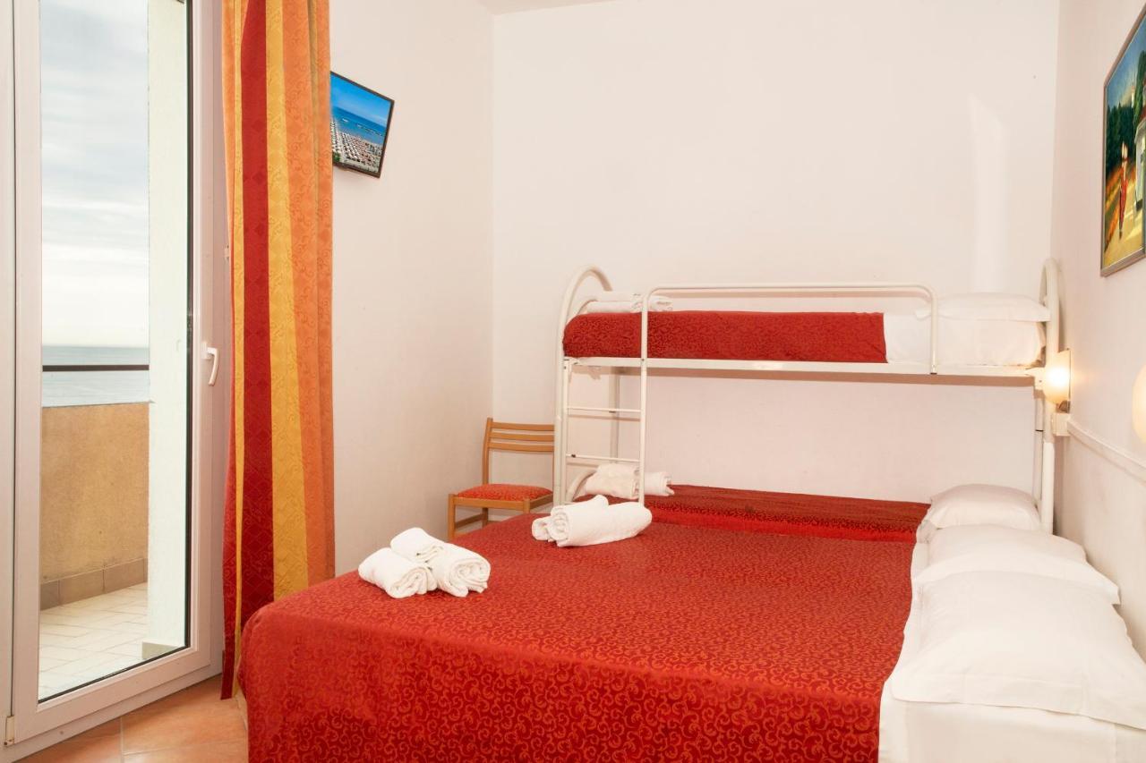 Hotel Salsedine " 5 Mt From The Beach ! " Rimini Dış mekan fotoğraf