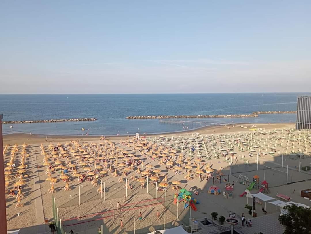 Hotel Salsedine " 5 Mt From The Beach ! " Rimini Dış mekan fotoğraf